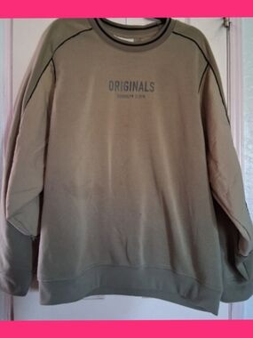 Brooklyn Cloth Men's Crewneck Sweatshirt in Olive